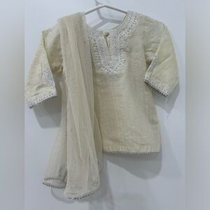 Pakistani J.Dot infant girl  (0-3 months)